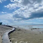 L Oree De La Pinede A 800 Metres De La Sous Les Pins بيت للعطل *