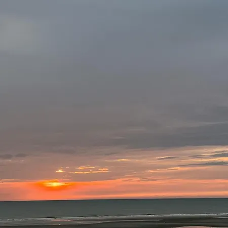 Nyaraló L Oree De La Pinede A 800 Metres De La Sous Les Pins *
