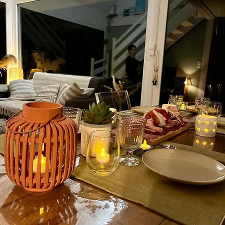 L Oree De La Pinede A 800 Metres De La Sous Les Pins Holiday home *